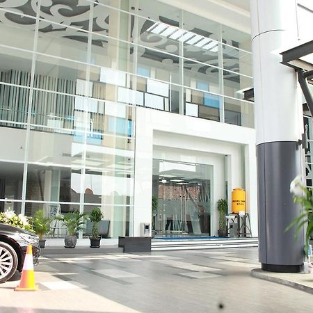 Bromo Park Hotel Probolinggo Buitenkant foto